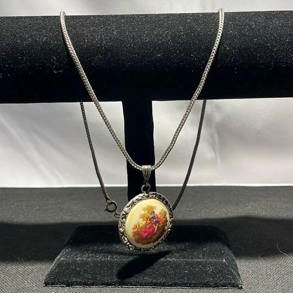 Large pendent long necklace